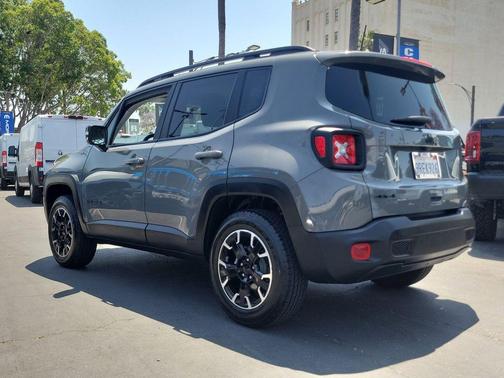 Sting Gray Clearcoat 2023 Jeep Renegade Latitude