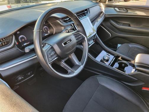 2022 Jeep Grand Cherokee L Laredo