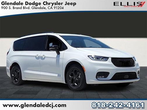 2025 Chrysler Pacifica Hybrid Select