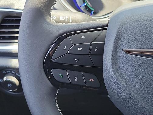 2025 Chrysler Pacifica Hybrid Select