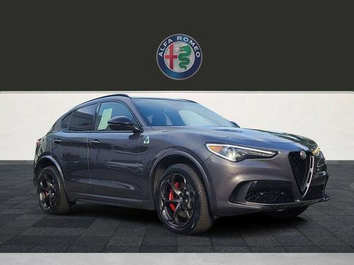 2022 Alfa Romeo Stelvio Quadrifoglio