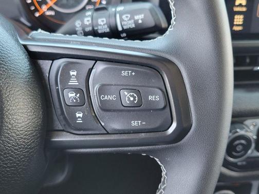 Granite Crystal Clearcoat Metallic 2025 Jeep Wrangler Sport