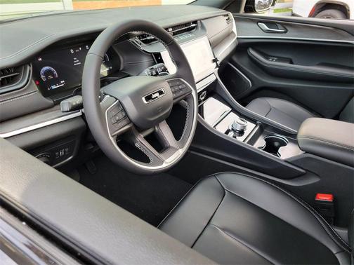 2026 Jeep Cherokee LAREDO/LIMITED