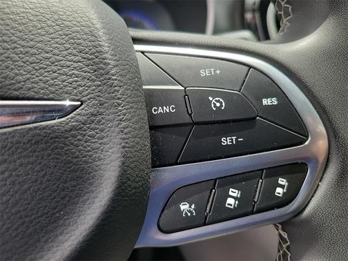 2023 Chrysler Pacifica Touring-L