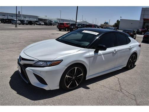 Photo 5 of 26 of 2018 Toyota Camry XSE