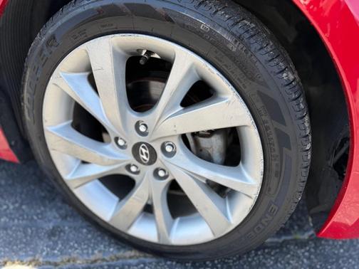2016 Hyundai Veloster Base