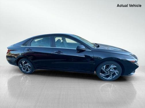 2025 Hyundai ELANTRA SEL