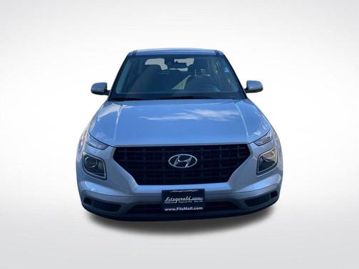 2022 Hyundai VENUE SE