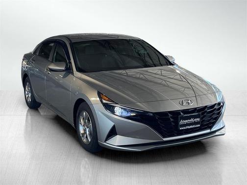 2022 Hyundai ELANTRA SE