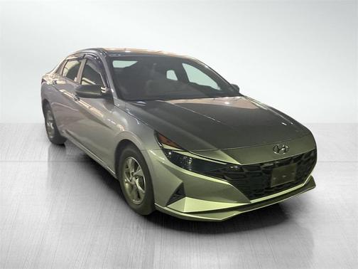 2022 Hyundai ELANTRA SE