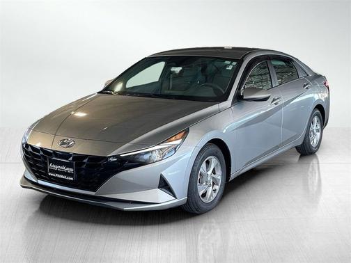2022 Hyundai ELANTRA SE