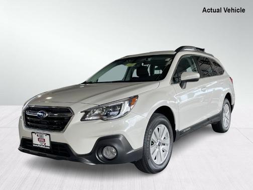Photo 3 of 32 of 2019 Subaru Outback 2.5i Premium