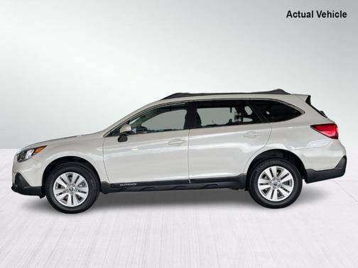 Photo 5 of 32 of 2019 Subaru Outback 2.5i Premium