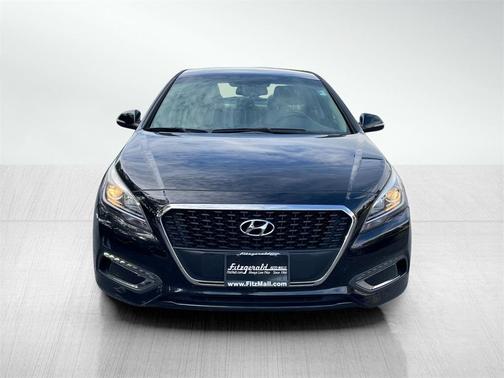 2017 Hyundai SONATA Hybrid SE