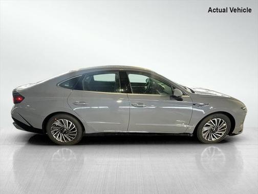 2025 Hyundai SONATA Hybrid SE
