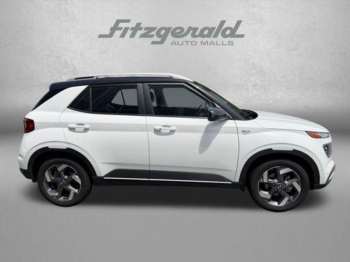 Lunar White w/Black Roof 2025 Hyundai VENUE Limited