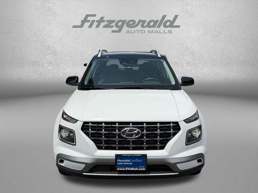 Lunar White w/Black Roof 2025 Hyundai VENUE Limited