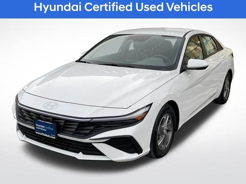 2025 Hyundai ELANTRA SE