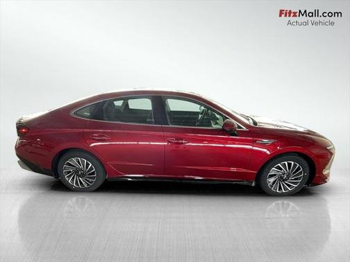 2025 Hyundai SONATA Hybrid SE