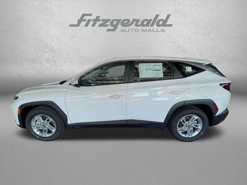 White Pearl 2026 Hyundai TUCSON SE