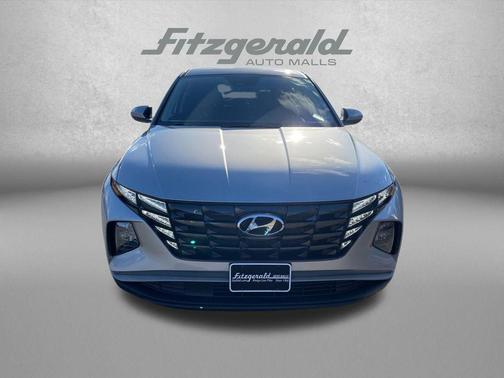 Shimmering Silver 2024 Hyundai TUCSON SE