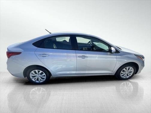 2022 Hyundai Accent SE