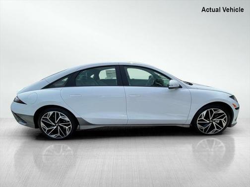 2025 Hyundai IONIQ 6 SE