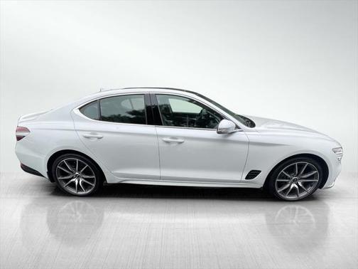 2022 Genesis G70 2.0T AWD