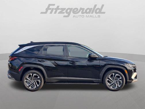 Phantom Black 2026 Hyundai TUCSON SEL Plus