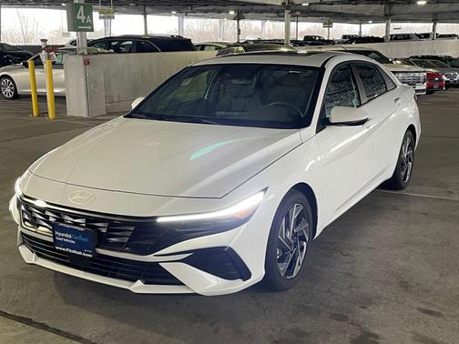 2025 Hyundai ELANTRA SEL