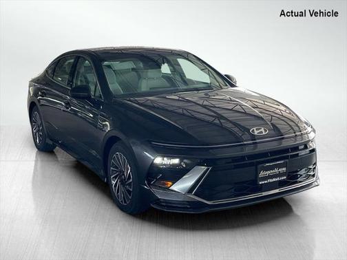 2025 Hyundai SONATA Hybrid SE
