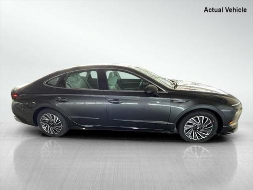 2025 Hyundai SONATA Hybrid SE