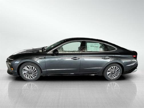 2025 Hyundai SONATA Hybrid SE