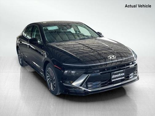 2025 Hyundai SONATA Hybrid SE