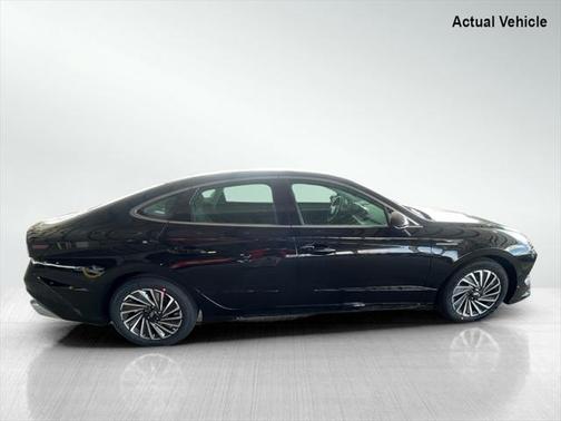 2025 Hyundai SONATA Hybrid SE
