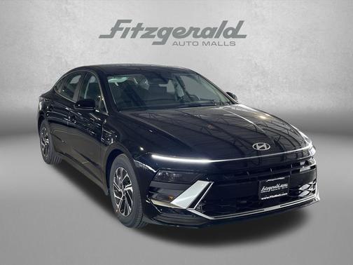 2026 Hyundai SONATA Hybrid Base