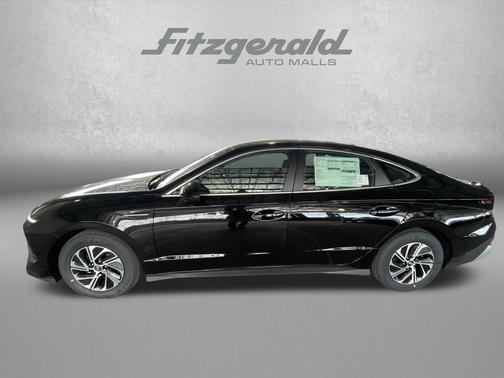 2026 Hyundai SONATA Hybrid Base