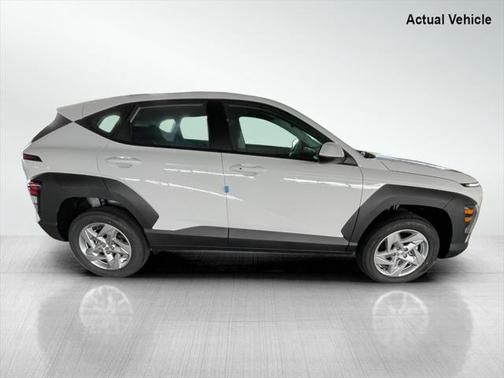 2025 Hyundai KONA SE