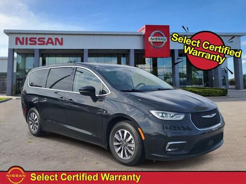 2022 Chrysler Pacifica Hybrid Touring L