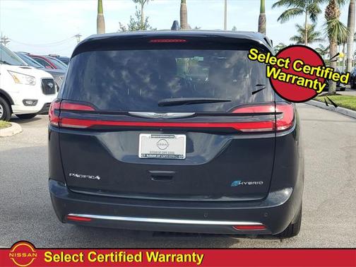 2022 Chrysler Pacifica Hybrid Touring L