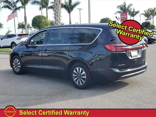 2022 Chrysler Pacifica Hybrid Touring L