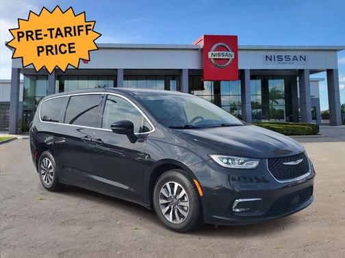 2022 Chrysler Pacifica Hybrid Touring L