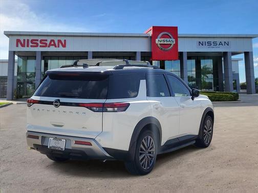 2024 Nissan Pathfinder SL FWD