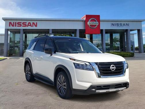 2024 Nissan Pathfinder SL FWD