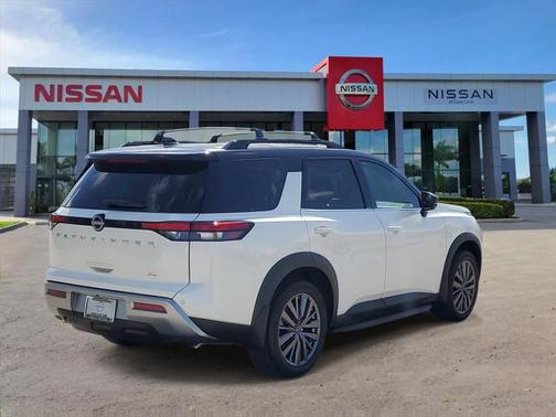 2024 Nissan Pathfinder SL FWD