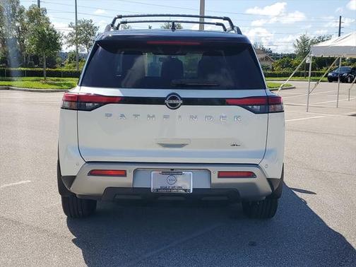 2024 Nissan Pathfinder SL FWD