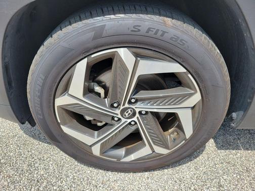 Shimmering Silver 2024 Hyundai TUCSON Limited