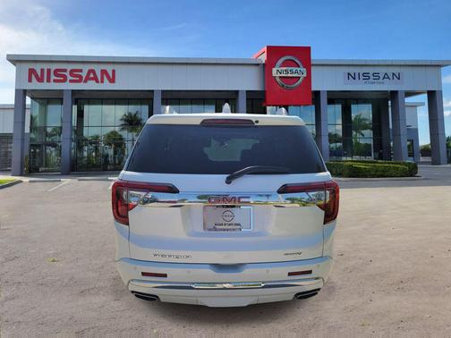 White Frost Tricoat 2021 GMC Acadia Denali