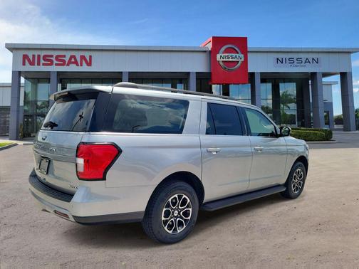 ICONIC SILVER METALLIC 2024 Ford Expedition Max XLT