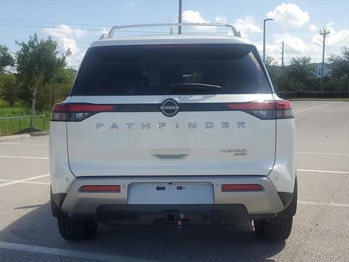 2024 Nissan Pathfinder Platinum 4WD